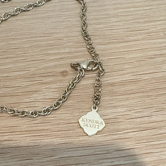 Kendra Scott abalone rayne necklace - Picture 3 of 3